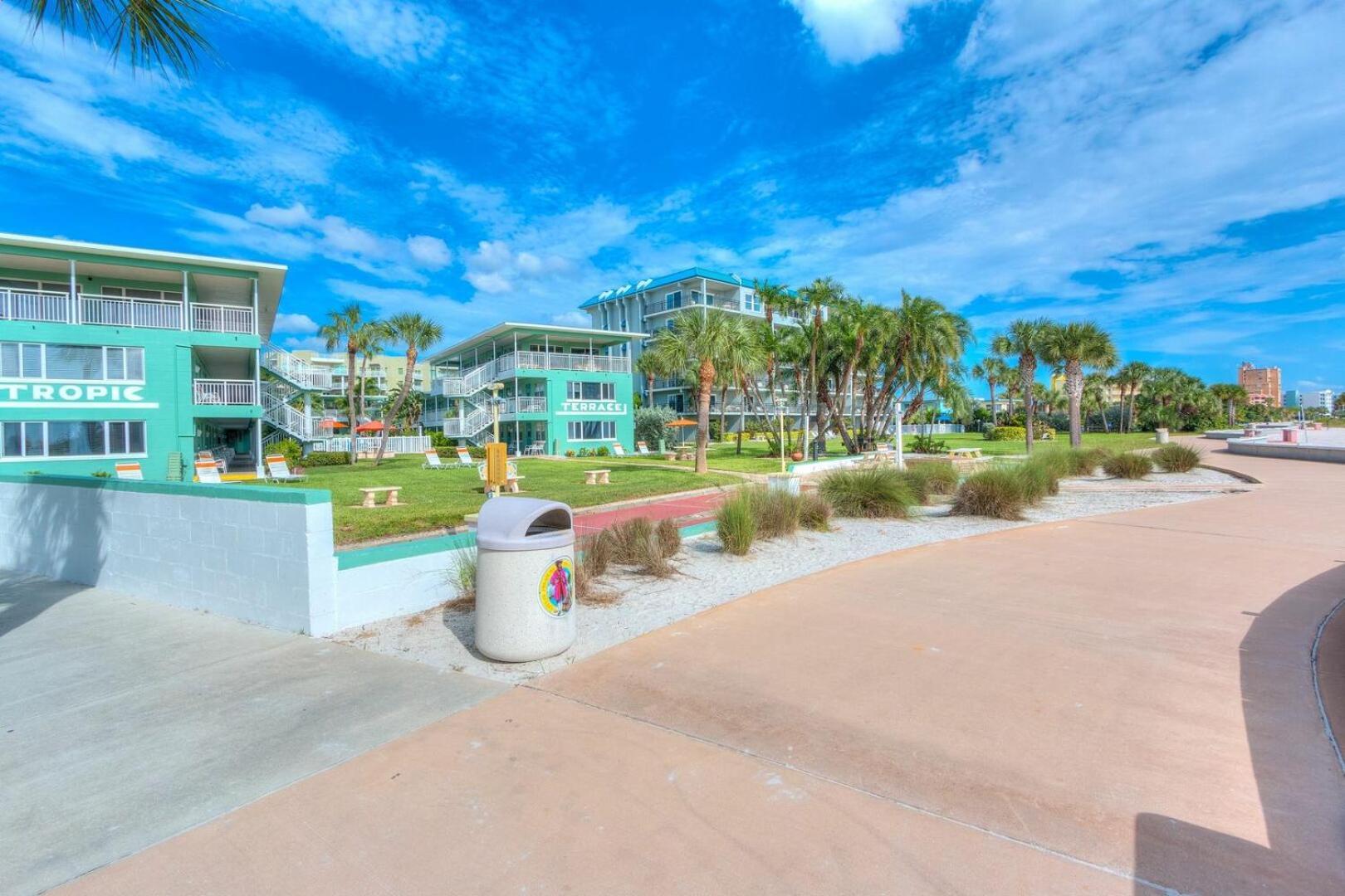 Hotel Tropic Terrace St. Pete Beach Exterior foto