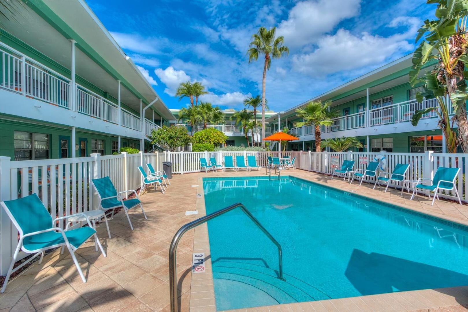 Hotel Tropic Terrace St. Pete Beach Exterior foto